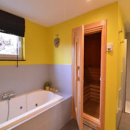 Panoramic Retreat In Malmedy, Cleaning Included 別荘 *